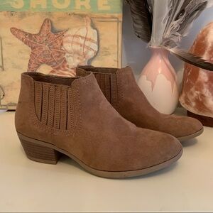 American 🇺🇸 eagle 🦅 tan ankle booties size 5W